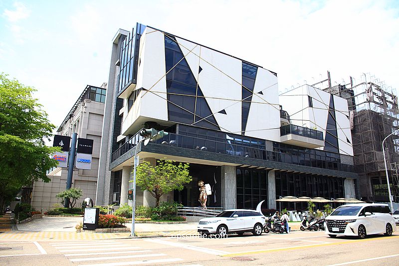 台中美食【茶馬司繁星旗艦店】台中南屯區景點宇宙太空銀河系咖啡廳，台中不限時咖啡廳