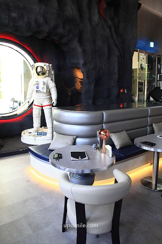 台中美食【茶馬司繁星旗艦店】台中南屯區景點宇宙太空銀河系咖啡廳，台中不限時咖啡廳