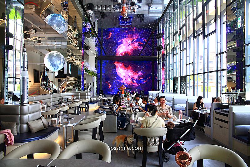 台中美食【茶馬司繁星旗艦店】台中南屯區景點宇宙太空銀河系咖啡廳，台中不限時咖啡廳
