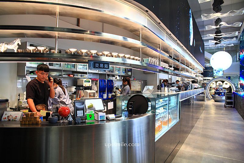 台中美食【茶馬司繁星旗艦店】台中南屯區景點宇宙太空銀河系咖啡廳，台中不限時咖啡廳