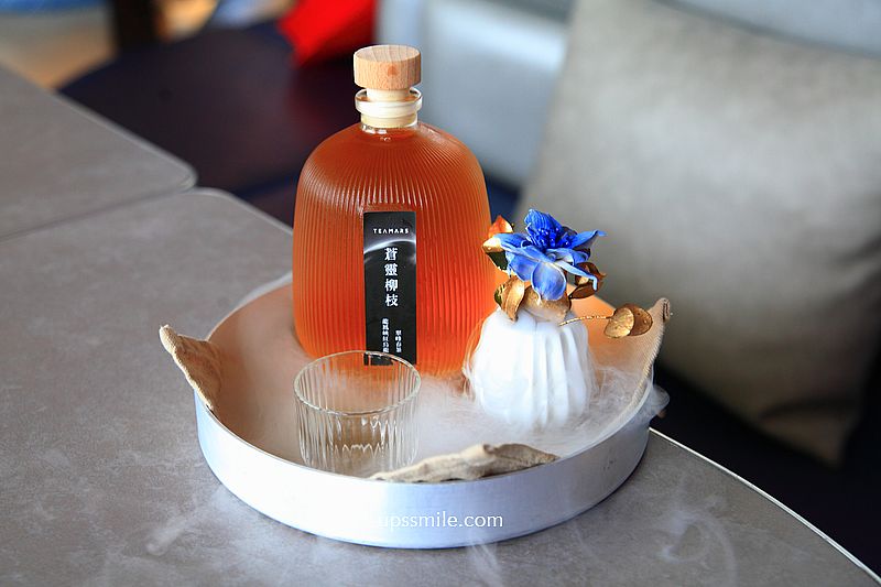 台中美食【茶馬司繁星旗艦店】台中南屯區景點宇宙太空銀河系咖啡廳，台中不限時咖啡廳