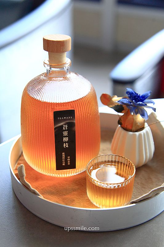 台中美食【茶馬司繁星旗艦店】台中南屯區景點宇宙太空銀河系咖啡廳，台中不限時咖啡廳