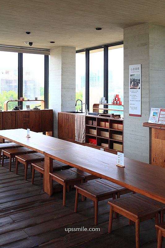 台中美食【六月初一 8結蛋捲永春觀光旗艦店】台中清水模建築宛如美術館品牌觀光工廠 台中美食【六月初一 8結蛋捲永春觀光旗艦店】台中清水模建築宛如美術館品牌觀光工廠