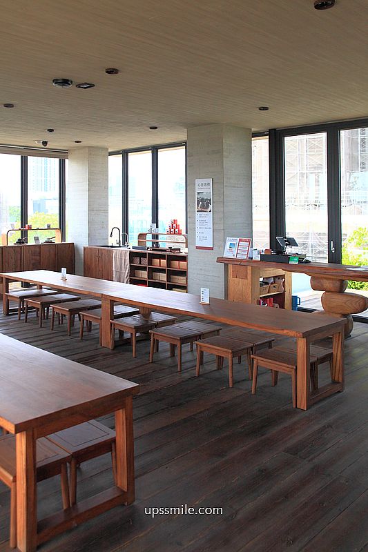 台中美食【六月初一 8結蛋捲永春觀光旗艦店】台中清水模建築宛如美術館品牌觀光工廠 台中美食【六月初一 8結蛋捲永春觀光旗艦店】台中清水模建築宛如美術館品牌觀光工廠