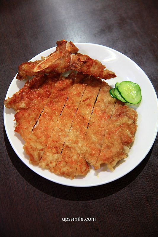 台中美食【范記金之園草袋飯總店】台中米其林必比登推介40年老店便當店，台中簡餐排骨飯雞腿飯推薦