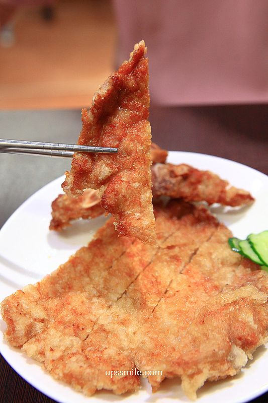 台中美食【范記金之園草袋飯總店】台中米其林必比登推介40年老店便當店，台中簡餐排骨飯雞腿飯推薦
