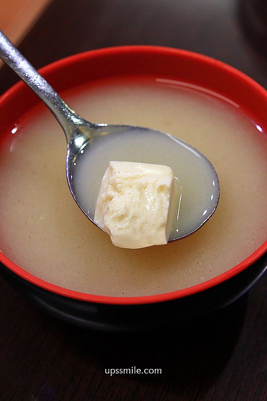 台中美食【范記金之園草袋飯總店】台中米其林必比登推介40年老店便當店，台中簡餐排骨飯雞腿飯推薦