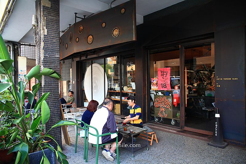 台中咖啡【coffee stopover black】2026全球百大咖啡廳，台中工業風自家烘焙咖啡廳