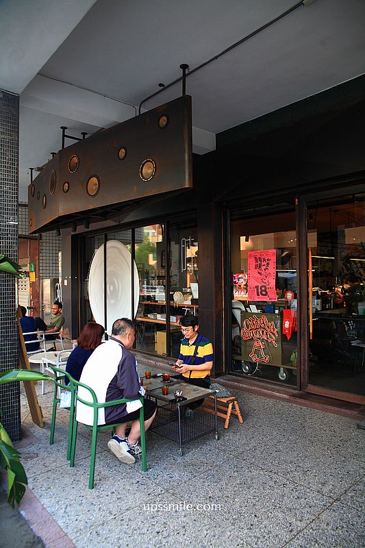 台中咖啡【coffee stopover black】2026全球百大咖啡廳，台中工業風自家烘焙咖啡廳