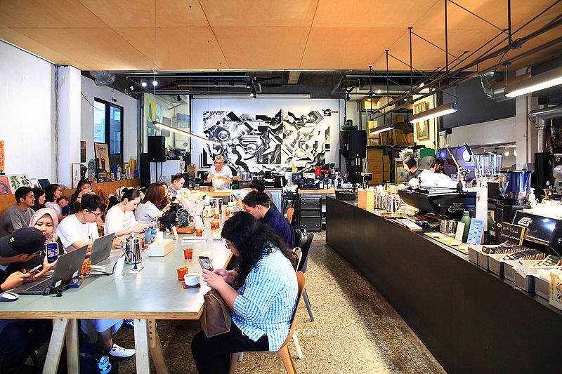 台中咖啡【coffee stopover black】2026全球百大咖啡廳，台中工業風自家烘焙咖啡廳