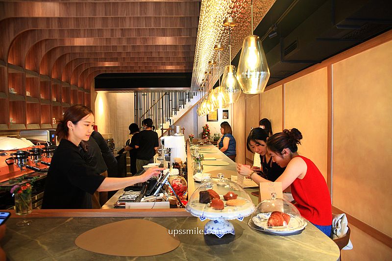 台中自家烘焙咖啡廳【Manchill Roasteria 蠻秋咖啡】必吃拔絲可頌與手沖單品咖啡