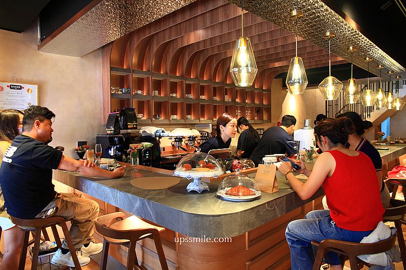 台中自家烘焙咖啡廳【Manchill Roasteria 蠻秋咖啡】必吃拔絲可頌與手沖單品咖啡
