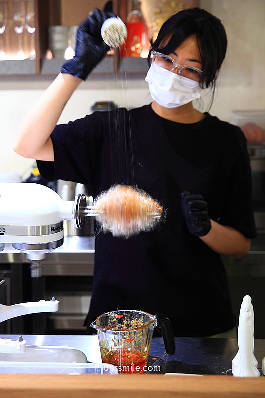 台中自家烘焙咖啡廳【Manchill Roasteria 蠻秋咖啡】必吃拔絲可頌與手沖單品咖啡