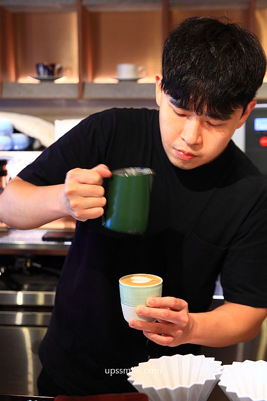台中自家烘焙咖啡廳【Manchill Roasteria 蠻秋咖啡】必吃拔絲可頌與手沖單品咖啡