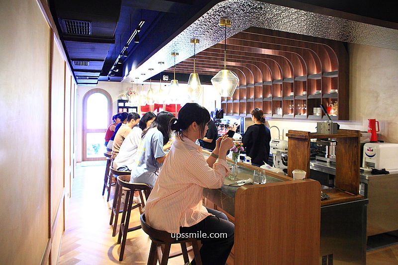 台中自家烘焙咖啡廳【Manchill Roasteria 蠻秋咖啡】必吃拔絲可頌與手沖單品咖啡