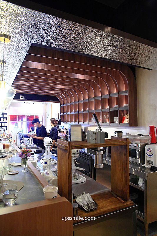 台中自家烘焙咖啡廳【Manchill Roasteria 蠻秋咖啡】必吃拔絲可頌與手沖單品咖啡