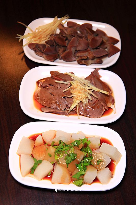 新竹美食【鼎鴨鴨肉飯竹北總店】竹北必吃超強炸蛋鴨肉飯，新竹滷肉飯與鴨肉推薦