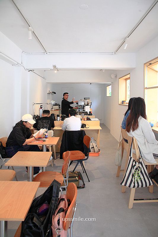 六張犁站咖啡廳推薦【Coffee Immerse】綠洲咖啡師開店，台北簡約純白日式咖啡廳