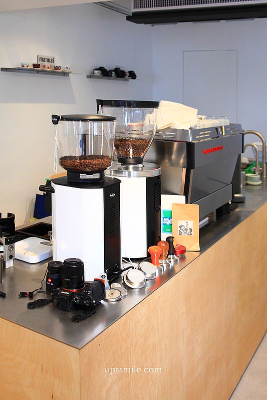 六張犁站咖啡廳推薦【Coffee Immerse】綠洲咖啡師開店，台北簡約純白日式咖啡廳