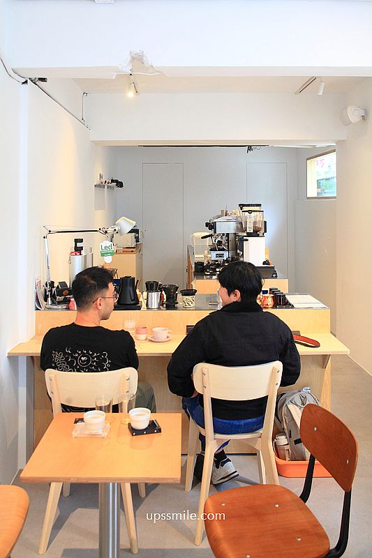 六張犁站咖啡廳推薦【Coffee Immerse】綠洲咖啡師開店，台北簡約純白日式咖啡廳