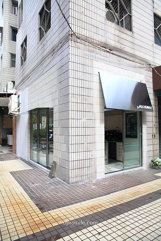 新加坡人氣咖啡三店插旗台北東區【Alchemist Dunhua】alchemist敦化店
