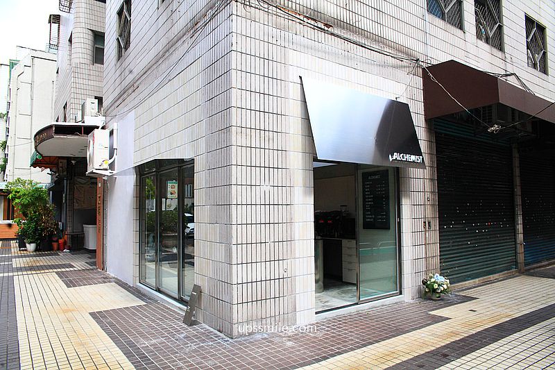 新加坡人氣咖啡三店插旗台北東區【Alchemist Dunhua】alchemist敦化店