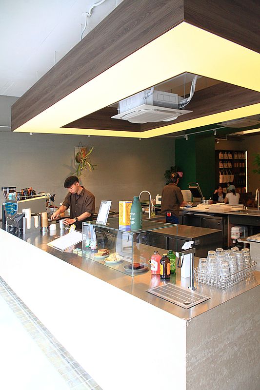 桃園中壢美食【輕綠舍二店The LITE】桃園青埔早午餐咖啡廳2026新開幕