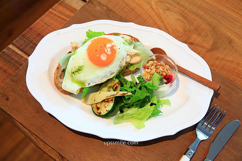 台中早午餐咖啡廳【Ruder’s Cafe台中店】路得行旅台中館6樓，台中火車站日式復古木質調咖啡廳氛圍