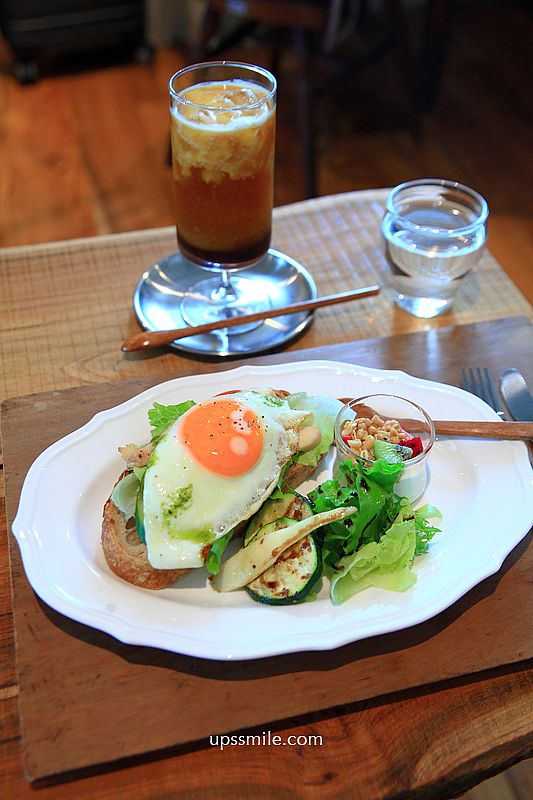 台中早午餐咖啡廳【Ruder’s Cafe台中店】路得行旅台中館6樓，台中火車站日式復古木質調咖啡廳氛圍