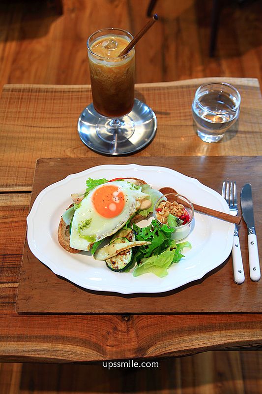 台中早午餐咖啡廳【Ruder’s Cafe台中店】路得行旅台中館6樓，台中火車站日式復古木質調咖啡廳氛圍