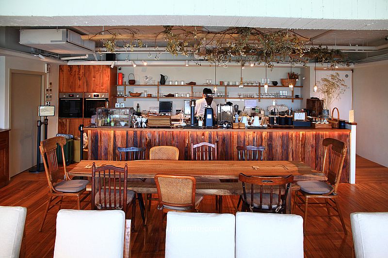 台中早午餐咖啡廳【Ruder’s Cafe台中店】路得行旅台中館6樓，台中火車站日式復古木質調咖啡廳氛圍