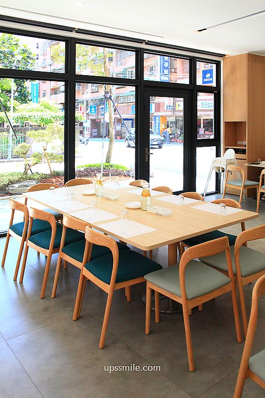 新莊美食【REEDS PIZZERIA & COFFEE新莊榮富店】新莊純白玻璃屋麵包早午餐咖啡廳 新莊美食【REEDS PIZZERIA & COFFEE新莊榮富店】新莊純白玻璃屋麵包早午餐咖啡廳