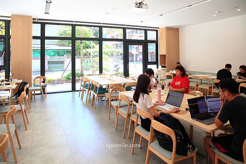 新莊美食【REEDS PIZZERIA & COFFEE新莊榮富店】新莊純白玻璃屋麵包早午餐咖啡廳 新莊美食【REEDS PIZZERIA & COFFEE新莊榮富店】新莊純白玻璃屋麵包早午餐咖啡廳
