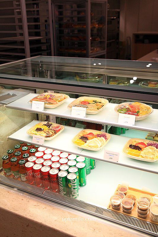 新莊美食【REEDS PIZZERIA & COFFEE新莊榮富店】新莊純白玻璃屋麵包早午餐咖啡廳 新莊美食【REEDS PIZZERIA & COFFEE新莊榮富店】新莊純白玻璃屋麵包早午餐咖啡廳
