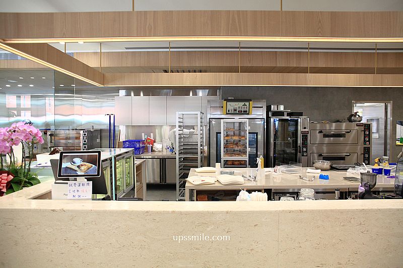 新莊美食【REEDS PIZZERIA & COFFEE新莊榮富店】新莊純白玻璃屋麵包早午餐咖啡廳 新莊美食【REEDS PIZZERIA & COFFEE新莊榮富店】新莊純白玻璃屋麵包早午餐咖啡廳