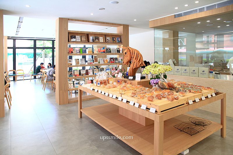 新莊美食【REEDS PIZZERIA & COFFEE新莊榮富店】新莊純白玻璃屋麵包早午餐咖啡廳 新莊美食【REEDS PIZZERIA & COFFEE新莊榮富店】新莊純白玻璃屋麵包早午餐咖啡廳