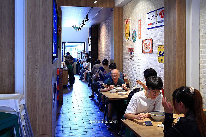 桃園美食【阿美米干1981】傳承40幾年起家厝翻新龍崗米干老店，忠貞市場美食