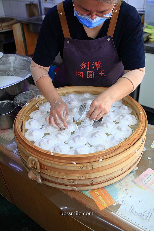 士林美食【劍潭肉圓王】女神志玲姐姐推薦20年老店清蒸肉圓，500盤肉圓