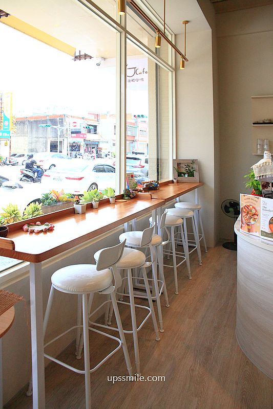 桃園咖啡廳【益棧咖啡 iJ Cafe】中壢韓系咖啡廳混搭露營風,中壢早午餐咖啡廳推薦 桃園咖啡廳【益棧咖啡 iJ Cafe】中壢韓系咖啡廳混搭露營風,中壢早午餐咖啡廳推薦