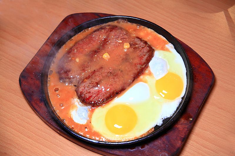 新竹美食【白鬍子牛排湖口店】湖口美食平價牛排餐廳，飲料自助吧無限暢飲