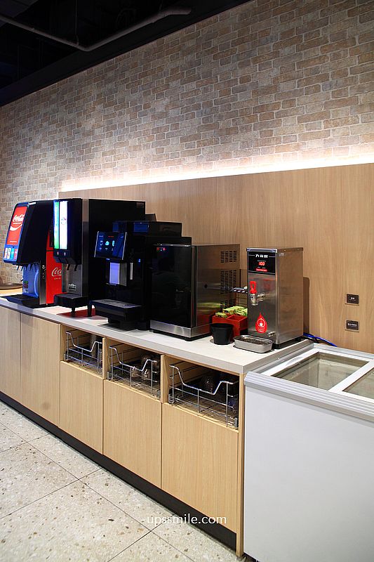 新店裕隆城美食【TOK牛排屋】新店牛排，最低398元自助吧吃到飽