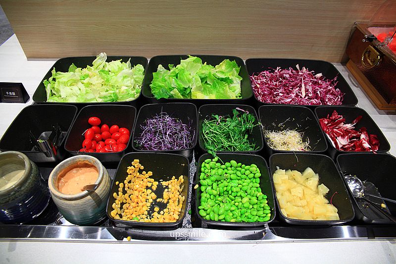 新店裕隆城美食【TOK牛排屋】新店牛排，最低398元自助吧吃到飽