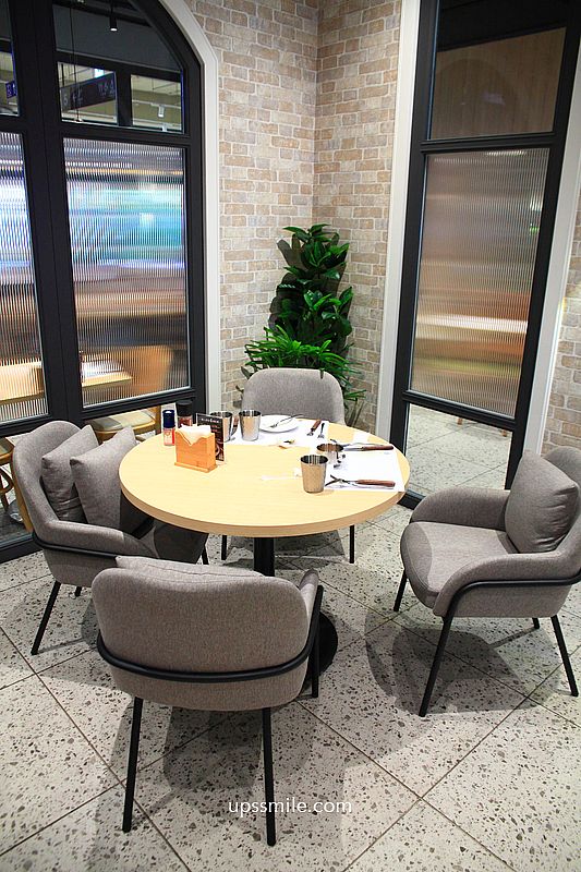 新店裕隆城美食【TOK牛排屋】新店牛排，最低398元自助吧吃到飽