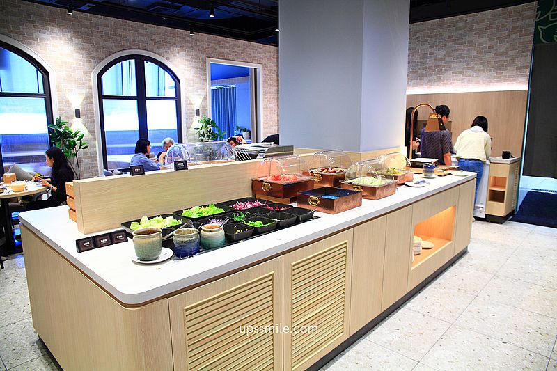 新店裕隆城美食【TOK牛排屋】新店牛排，最低398元自助吧吃到飽