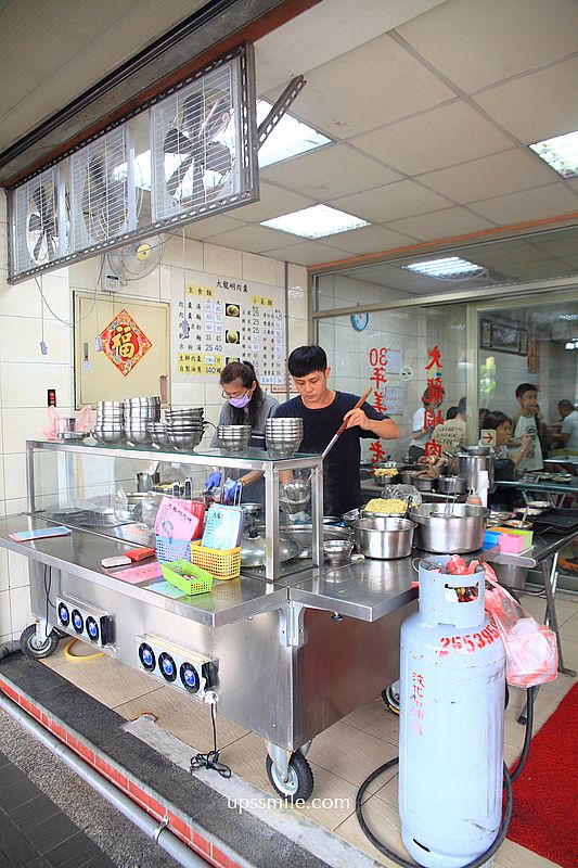 台北美食【大龍峒肉羹米粉湯】500碗台北在地人推薦米粉湯25元黑白切