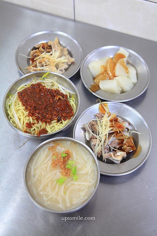 台北美食【大龍峒肉羹米粉湯】500碗台北在地人推薦米粉湯25元黑白切
