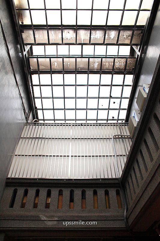 大稻埕咖啡廳【森高砂咖啡館迪化烘焙館】迪化街洋樓老宅天井咖啡廳，外國觀光客必去台北景點