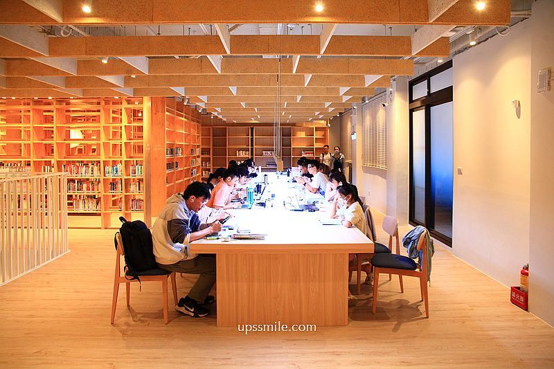 新竹竹北景點【竹北市立圖書館福德分館】全球首創的香氛圖書館 新竹竹北景點【竹北市立圖書館福德分館】全球首創的香氛圖書館
