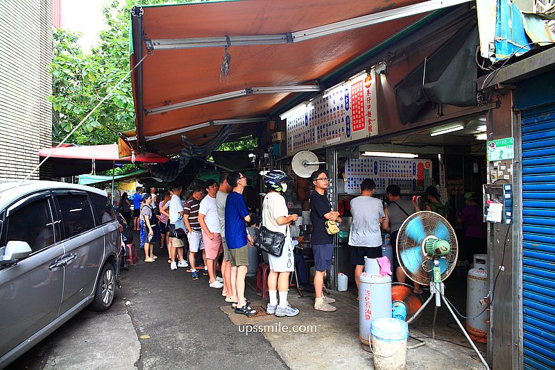 台北科技大樓站美食【呂巷仔口麵食館】500碗推薦老字號台北米粉湯黑白切