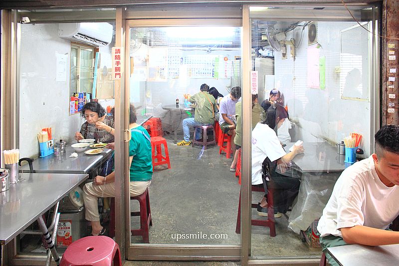 台北科技大樓站美食【呂巷仔口麵食館】500碗推薦老字號台北米粉湯黑白切